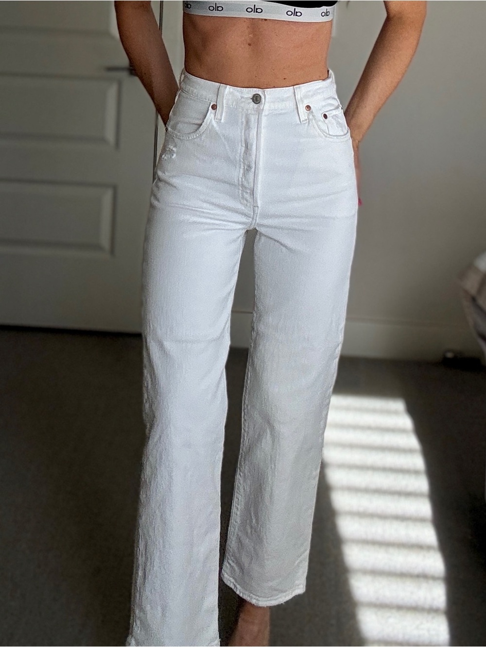 Levi’s Ribcage White Straight-Leg Jeans - Picture 1 of 10
